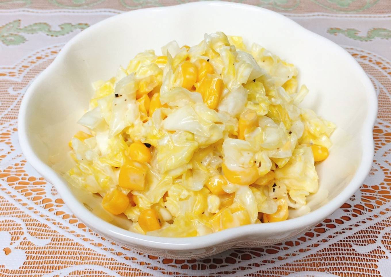 Coleslaw salad with plant-based dressing
