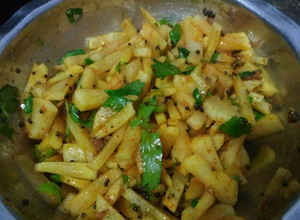 A picture of Mooli kaa kacha achar.