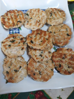 Una foto de Hamburguesas de pollo caseras!!!