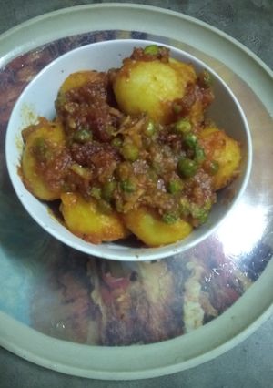 A picture of Dum aloo.