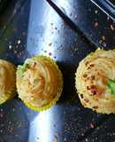 Savoury muffins with potato frosting