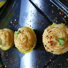 Savoury muffins with potato frosting A picture of Savoury muffins with potato frosting.