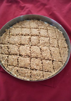 મીક્સ ડ્રાયફ્રુટ બરફી (Mix Dryfruit Barfi Recipe In Gujarati) રેસીપી મુખ્ય ફોટો