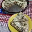 Pizza con cebolla y queso