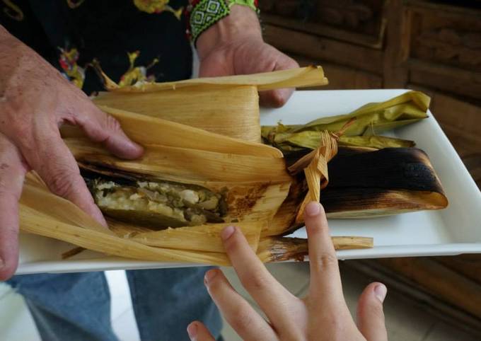 Chiles rellenos asados en hojas de elote o plátano Receta de MARTÍN GERARDO  RAMÍREZ CORREA- Cookpad