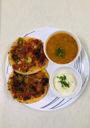 ટોમેટો ઑમલેટ (Tomato Omlet Recipe In Gujarati) રેસીપી મુખ્ય ફોટો