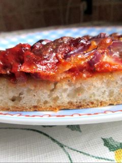 Pizza - gombás, sonkás, lilahagymás (Gluténmentes) recept fotója