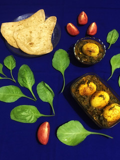 A picture of Egg Palak Curry.