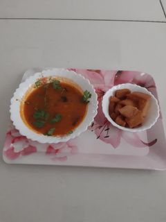 ટોમેટો સૂપ(Tomato soup recipe in gujarati) રેસીપી મુખ્ય ફોટો