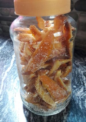 Una foto de Cascaritas de naranja escarchadas