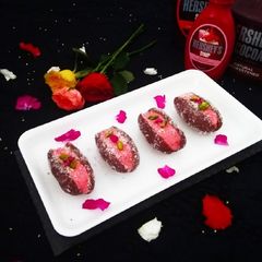 A picture of Strawberry Chocolate Cham Cham / Chum Chum.