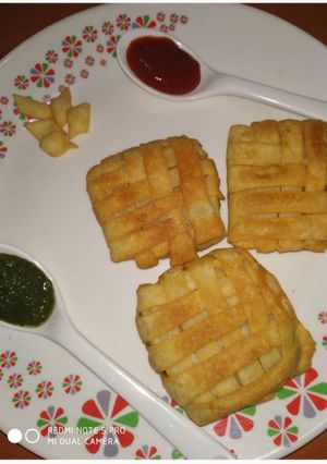 सूजी/रवा बास्केट समोसा (Suji/Rawa basket samosa recipe in Hindi) रेसिपी मुख्य फोटो