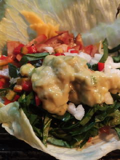 Una foto de Tacos con lechuga -keto