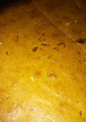 Una foto de Torta de banano con canela en polvo