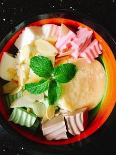 Hình của món Chè flan khúc bạch ngọt ngào.