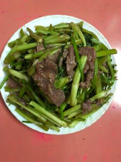 Hình của món Rau cần xào thịt bò.