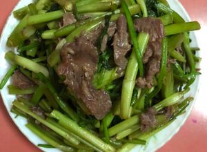 Hình của món Rau cần xào thịt bò.