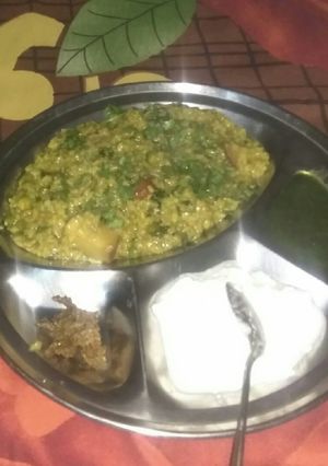 मसाला खिचड़ी (masala khichdi recipe in Hindi) रेसिपी मुख्य फोटो