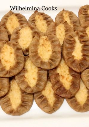 A picture of Karjalan Piirakka (Karelian Pie)🇫🇮.