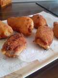 Rollitos de pechuga de pollo rellenos de atún y queso