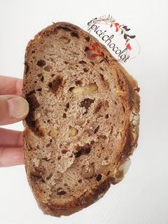 Une photo de Pain amandes noix abricots