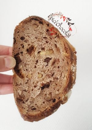 Une photo de Pain amandes noix abricots