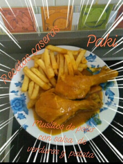 Una foto de Muslitos de pollo en salsa con patatas a mi manera 💠🍴