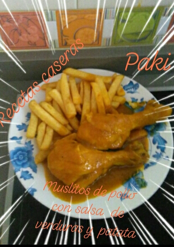 Una foto de Muslitos de pollo en salsa con patatas a mi manera 💠🍴