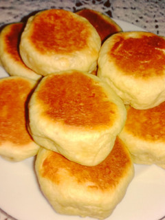 Foto resep Bakpia (roti) isi kacang hijau keju (with egg yolk,no oven)