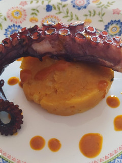 Una foto de Pulpo con Ajada Gallega