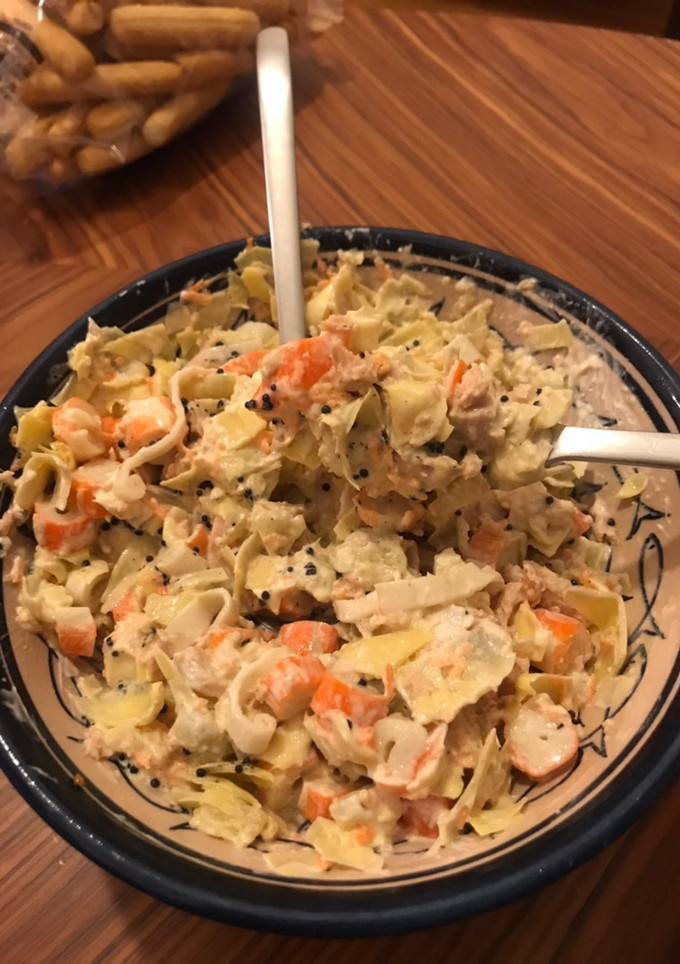 Una foto de Ensaladilla de alcachofas y atún