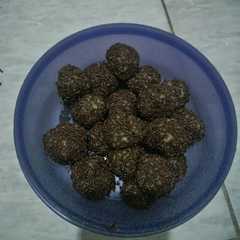 รูปของ Bola bola biscok