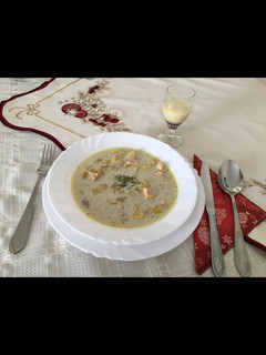 Karácsonyi lazac leves 🎄 recept fotója