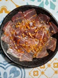 Una foto de Carpaccio de ventresca de atún rojo