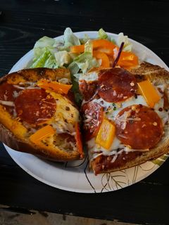 A picture of French bread pizza.
