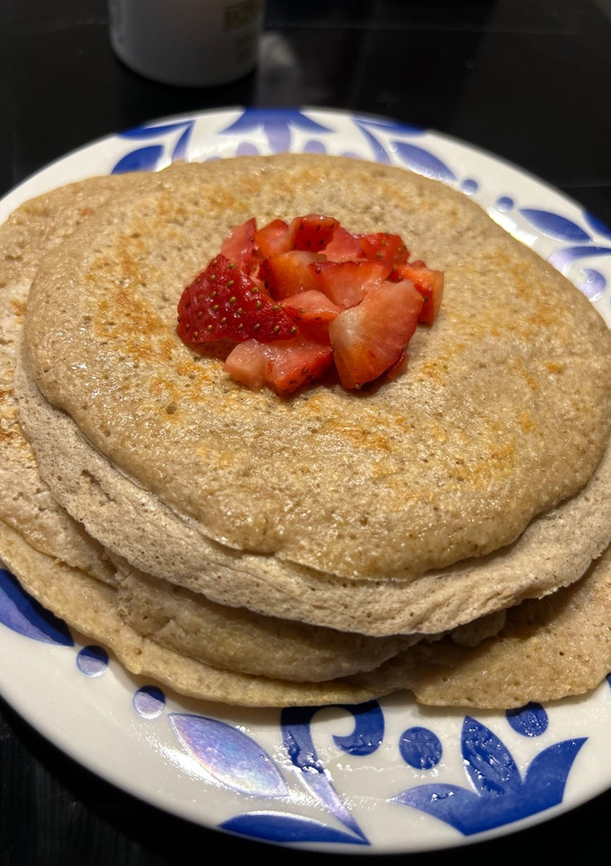 Una foto de Tortitas de avena y fresa