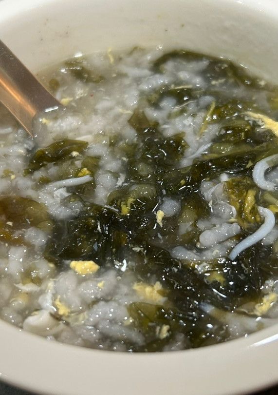 瓦斯爐煮稀飯：吻仔魚紫菜稀飯 的食譜成品照片