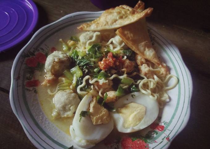 Bagaimana Membuat Mie Bakso Kaldu Udang #dirumahaja yang Lezat