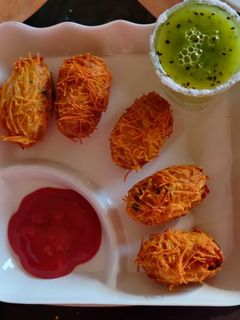 સેવ રોલ(sev roll recipe in Gujarati) રેસીપી મુખ્ય ફોટો