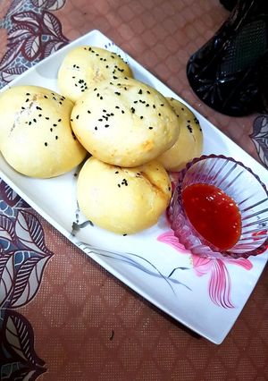 A picture of Chicken Buns.