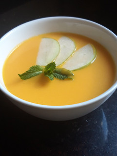 Una foto de Crema de zanahoria con manzana