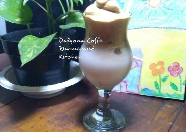 Dalgona Coffee