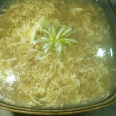 A picture of Chicken and eggs soup 🍲🍲😋😋.