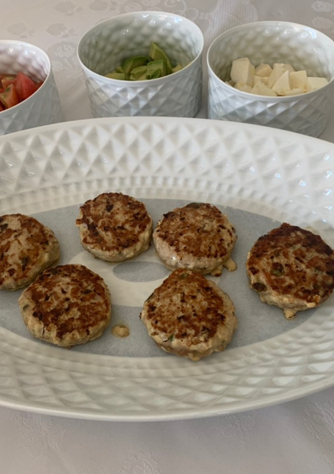 Una foto de Hamburguesitas de bonito