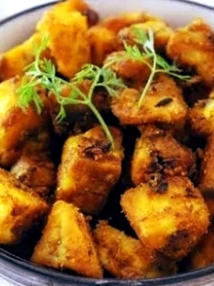 फ्राई कच्चे केले रेसिपी मुख्य फोटो