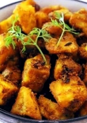 फ्राई कच्चे केले रेसिपी मुख्य फोटो