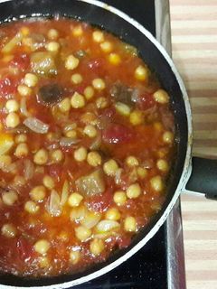 Una foto de Garbanzos con pisto