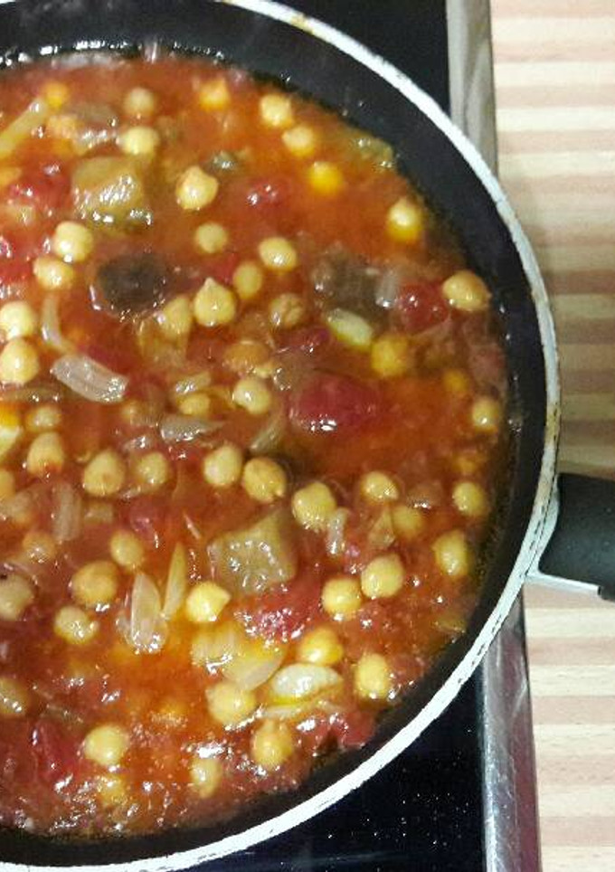 Una foto de Garbanzos con pisto