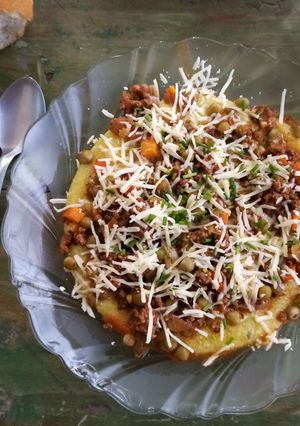 Una foto de Polenta con tuco sin tomate!!!