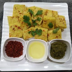A picture of Proso millet dhokla.
